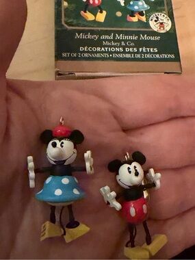 Hallmark Keepsake Ornament MICKEY AND MINNIE MOUSE Christmas Disney